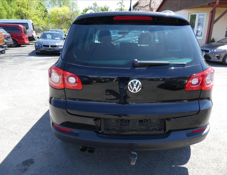 Volkswagen Tiguan 8