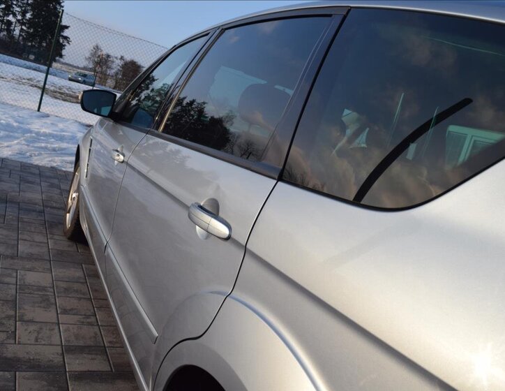 Ford S-MAX MPV 2,0 l 107 kw