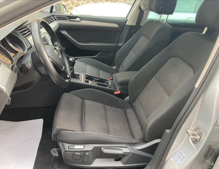 Volkswagen Passat Kombi 1,4 l 110 kw