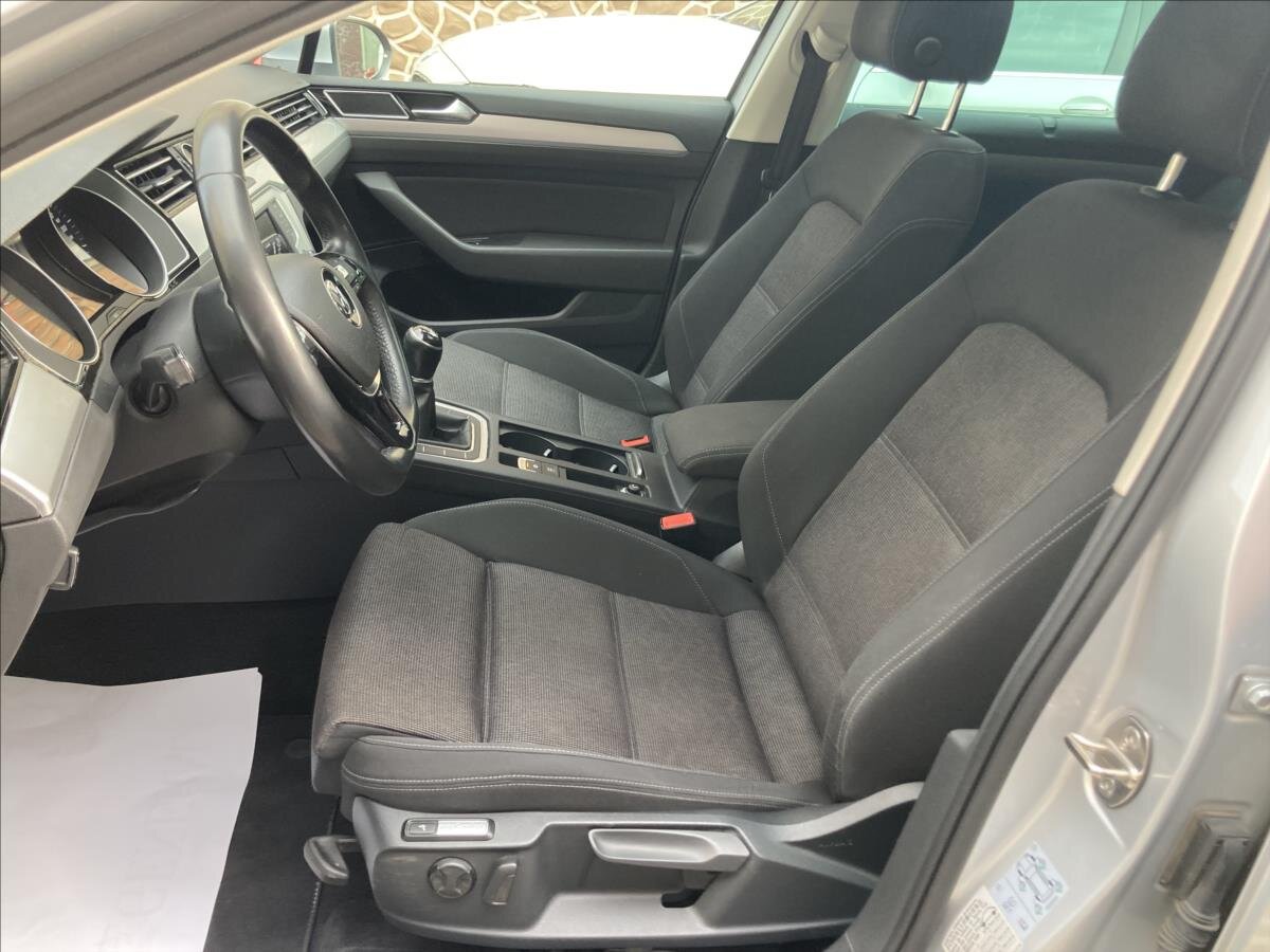 Volkswagen Passat Kombi 1,4 l 110 kw