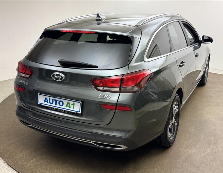 Hyundai i30 4