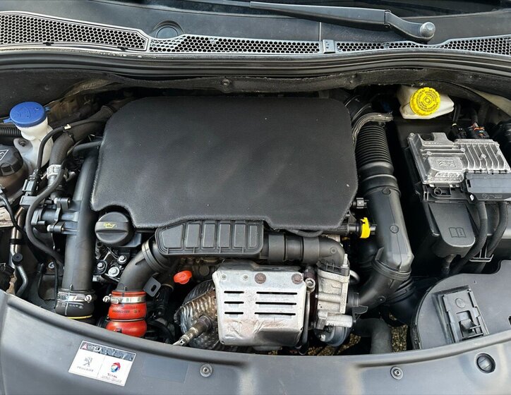 Peugeot 208 Hatchback 1,2 l 81 kw