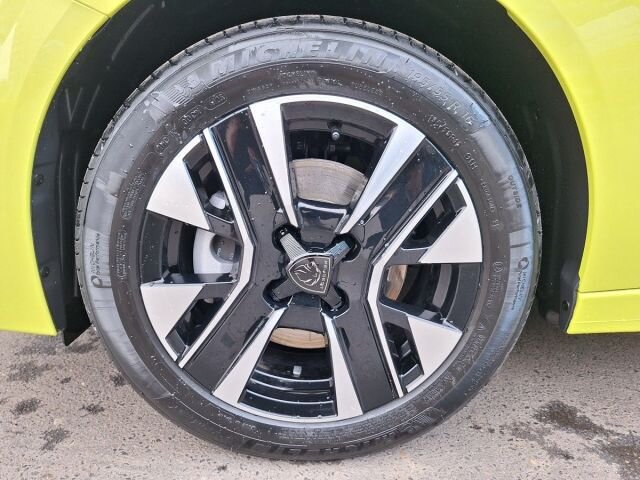 Peugeot 208 Hatchback 1,2 l 74 kw