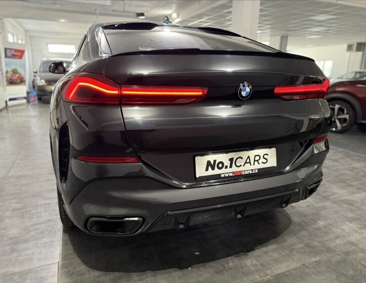 BMW X6 Sedan / Limuzína 3,0 l 250 kw