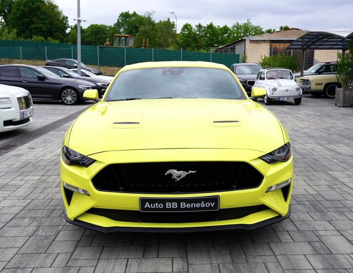 Ford Mustang 1