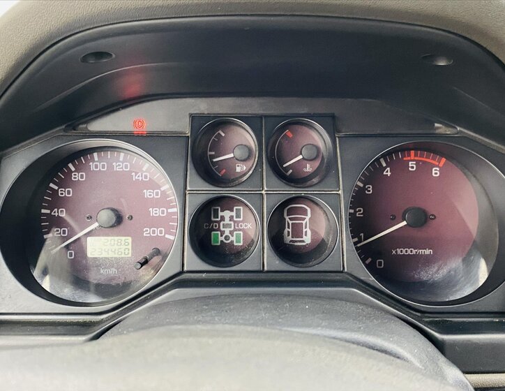 Mitsubishi Pajero SUV / Terénní 2,5 l 85 kw