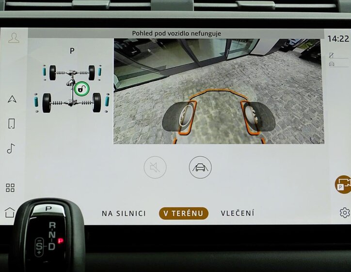 Land Rover Defender 25