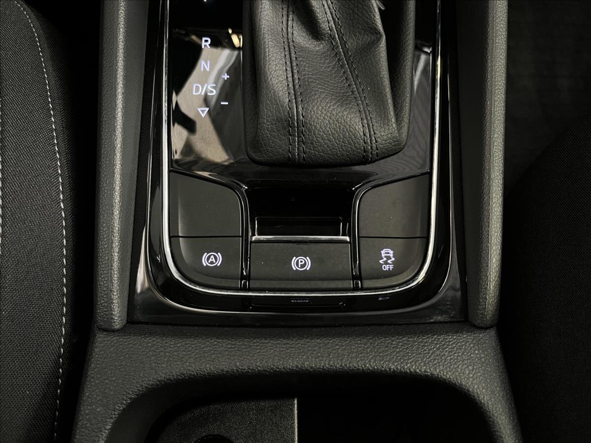 Škoda Karoq SUV 1,5 l 110 kw