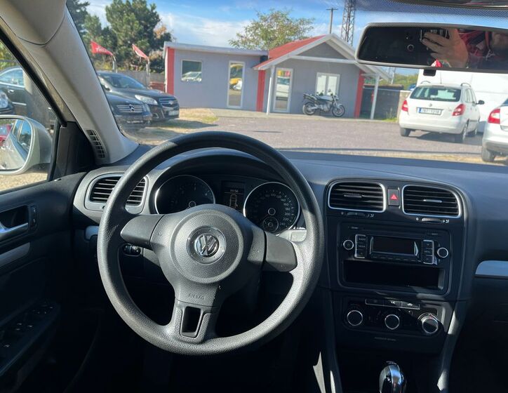Volkswagen Golf 24