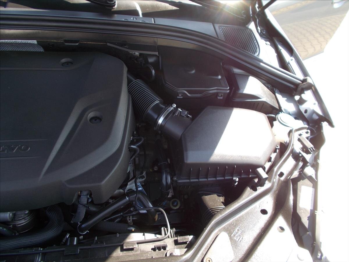 Volvo XC60 SUV / Terénní 2,0 l 110 kw