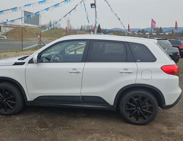 Suzuki Vitara SUV / Terénní 1,6 l 88 kw