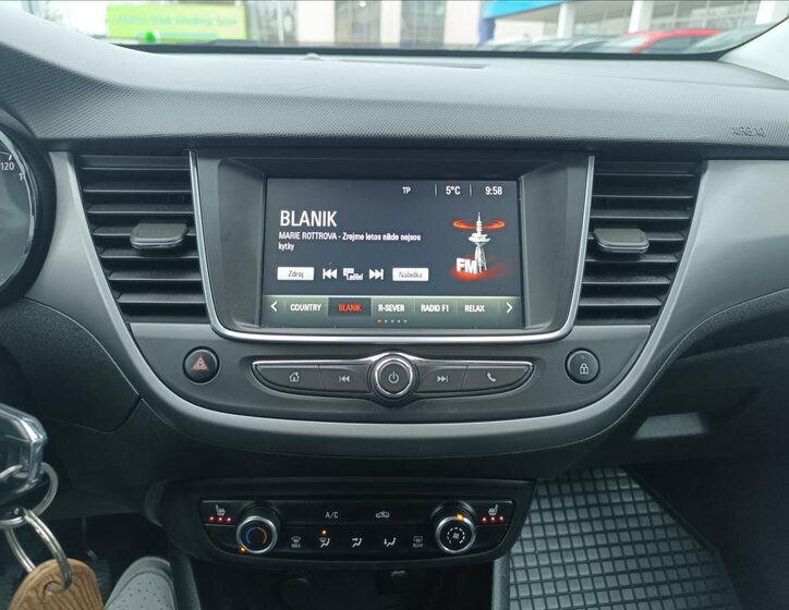 Opel Crossland X SUV 1,2 l 61 kw