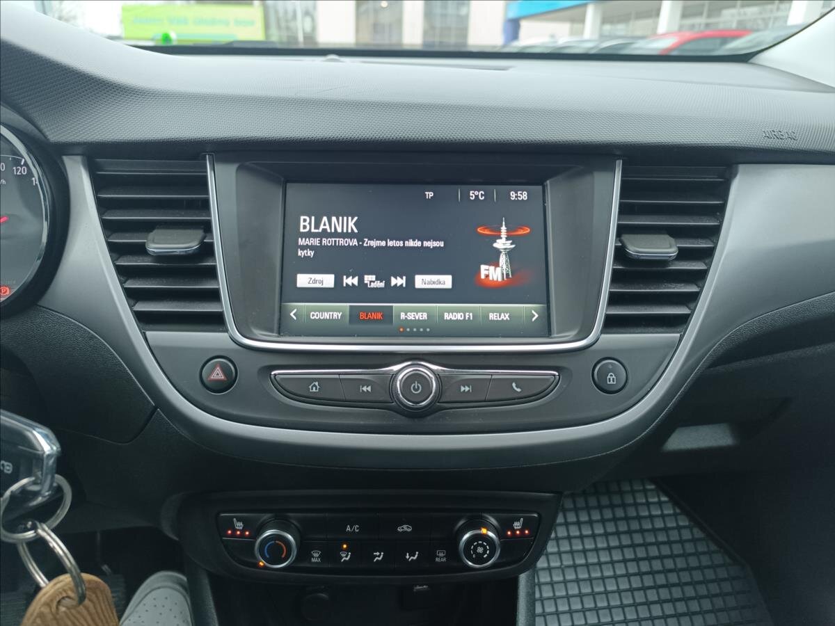 Opel Crossland X SUV 1,2 l 61 kw