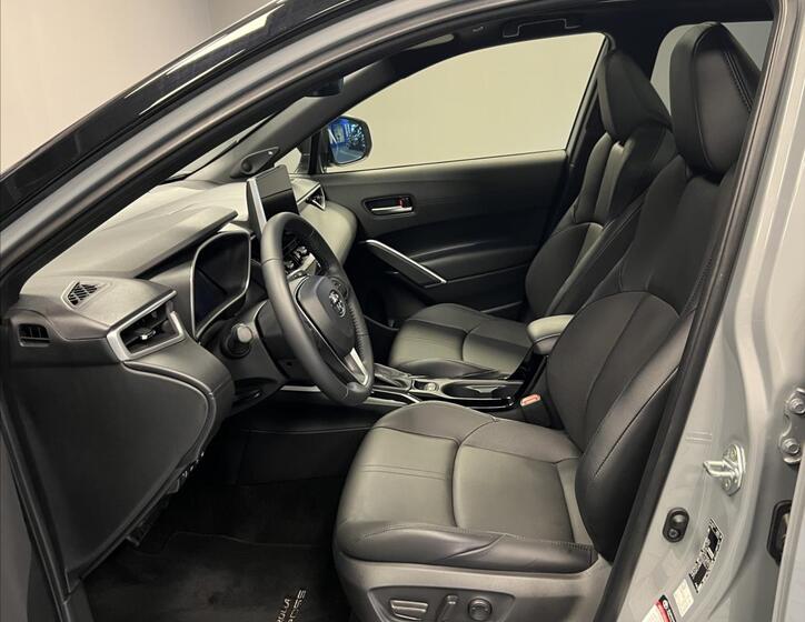 Toyota Corolla Cross 9