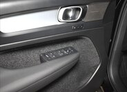 Volvo XC40 SUV / Terénní 2,0 l 120 kw