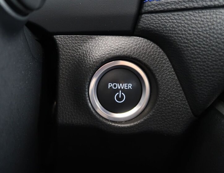 Toyota RAV4 SUV / Terénní 2,5 l 131 kw