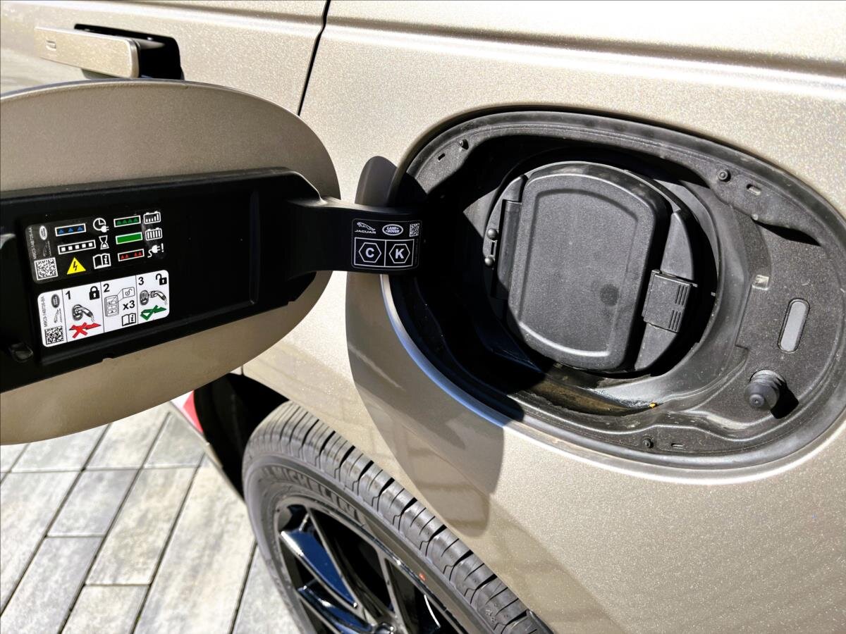 Land Rover Range Rover Velar SUV / Terénní 2,0 l 297 kw