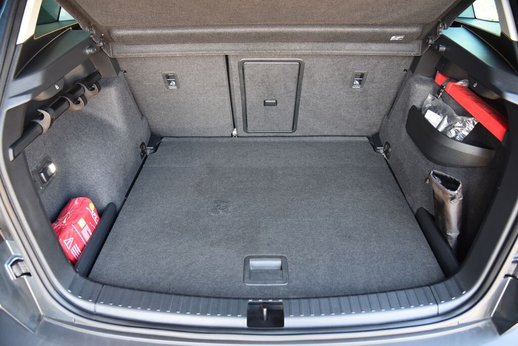 Škoda Karoq SUV / Terénní 1,5 l 110 kw