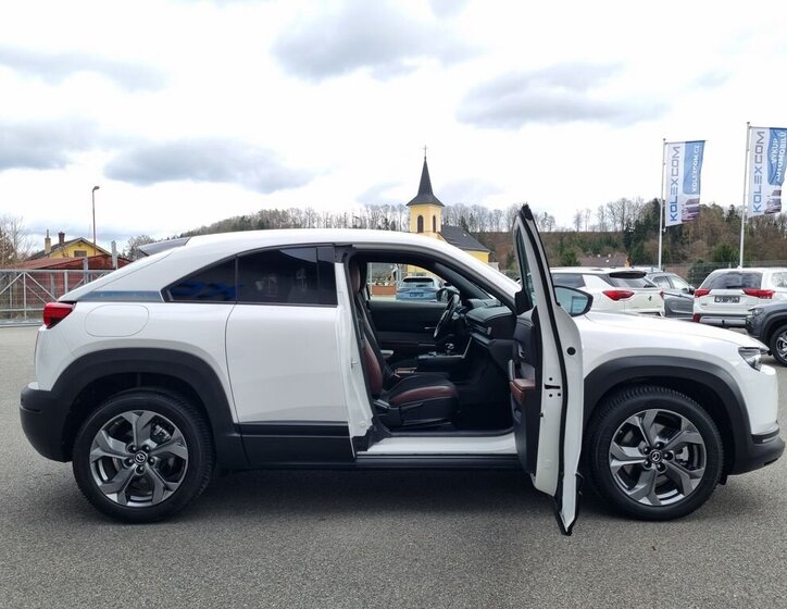 Mazda MX-30 SUV / Terénní 0,0 107 kw