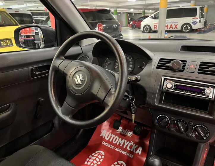 Suzuki Swift Hatchback 1,3 l 67 kw