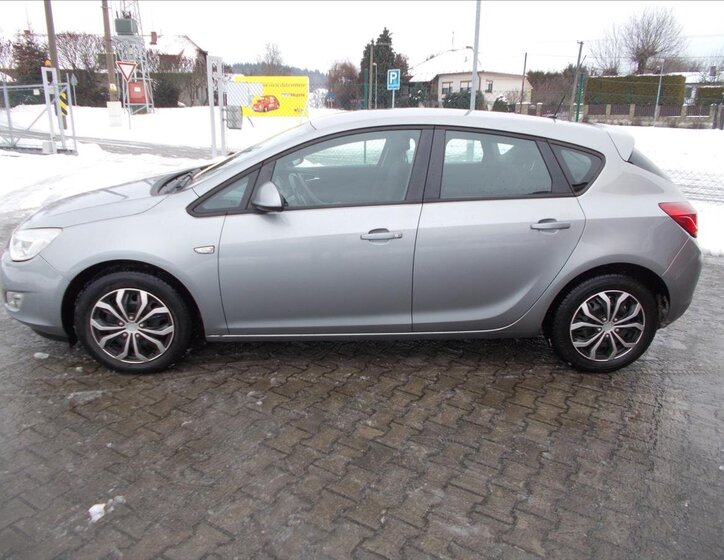 Opel Astra 5