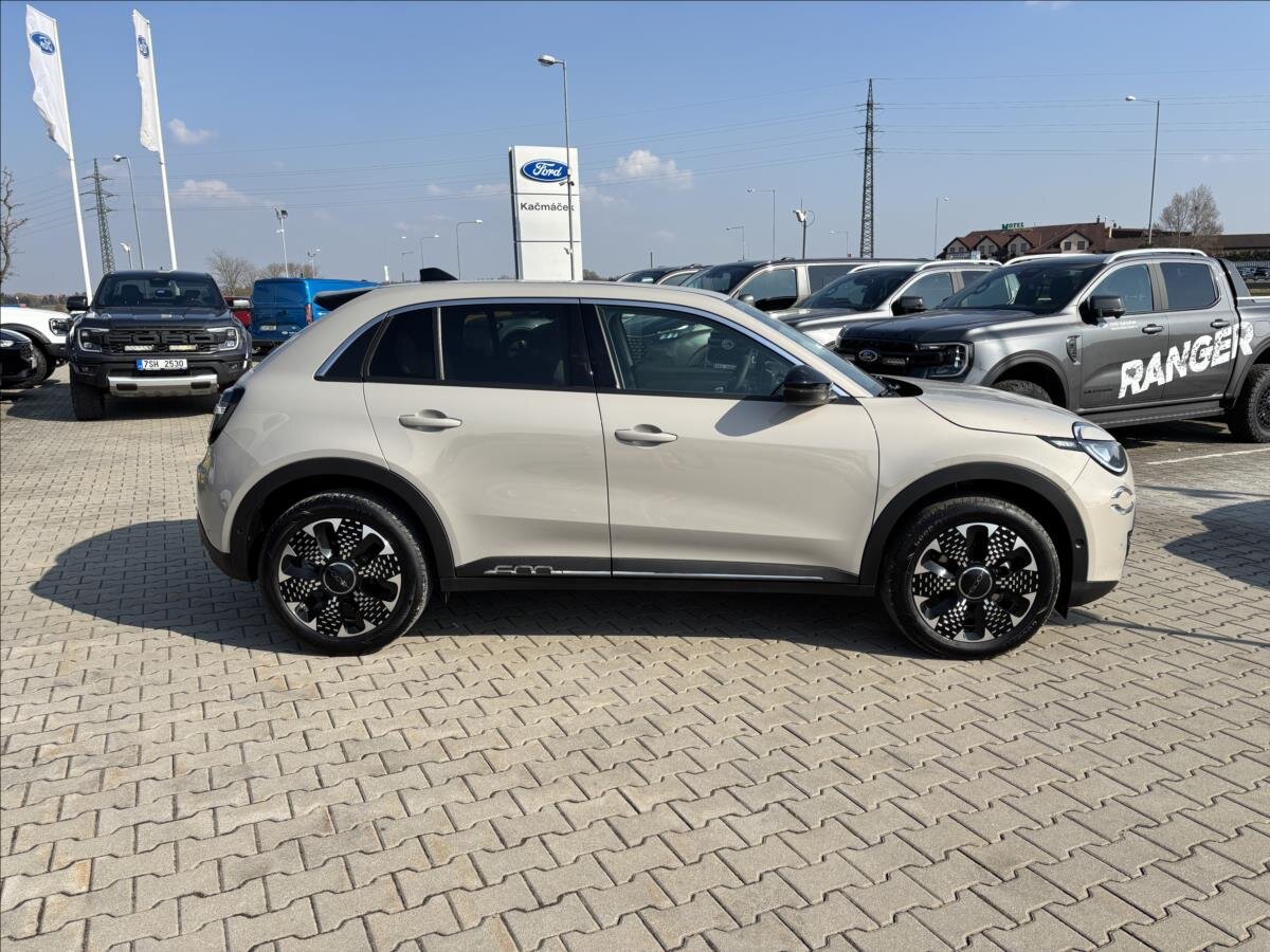 Fiat 600 SUV / Terénní 1,2 l 100 kw