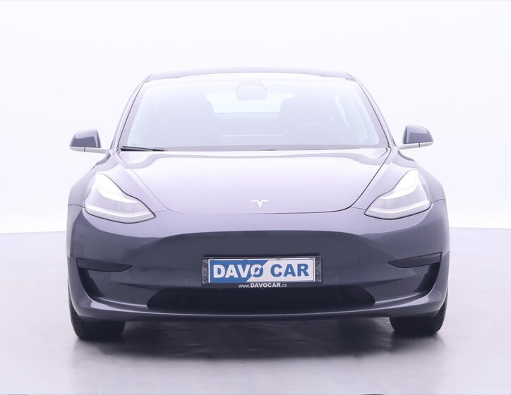 Tesla Model 3 Sedan / Limuzína 0,0 239 kw