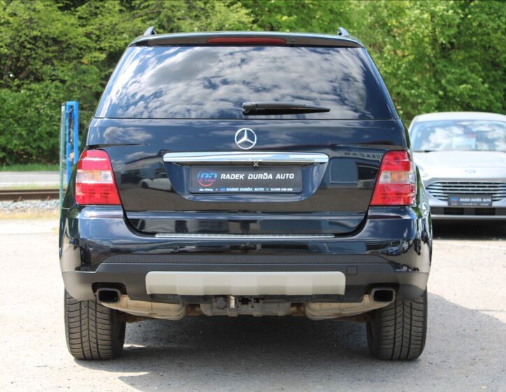 Mercedes-Benz Třídy M SUV / Terénní 3,0 l 165 kw