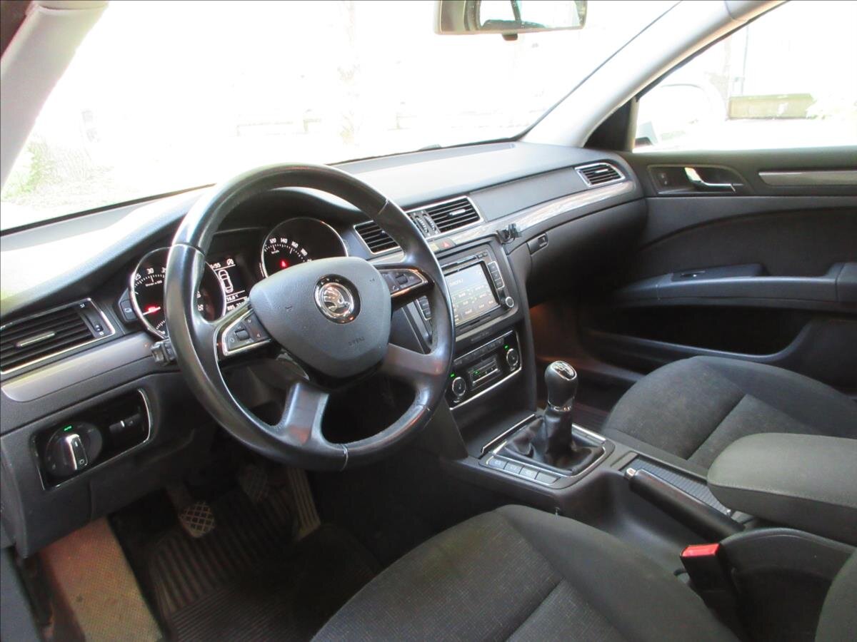 Škoda Superb Sedan / Limuzína 2,0 l 103 kw