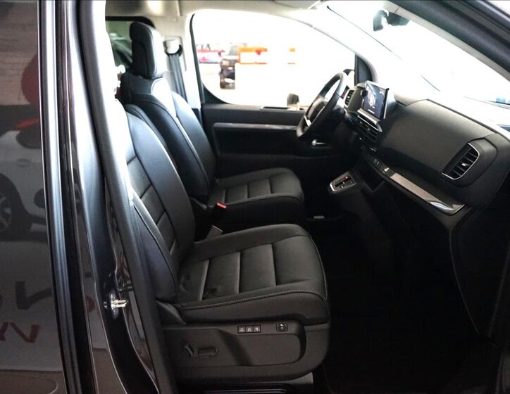 Citroën SpaceTourer MPV 2,2 l 133 kw