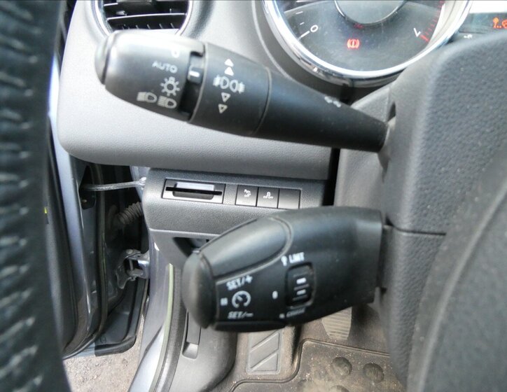 Peugeot 5008 MPV 1,6 l 115 kw