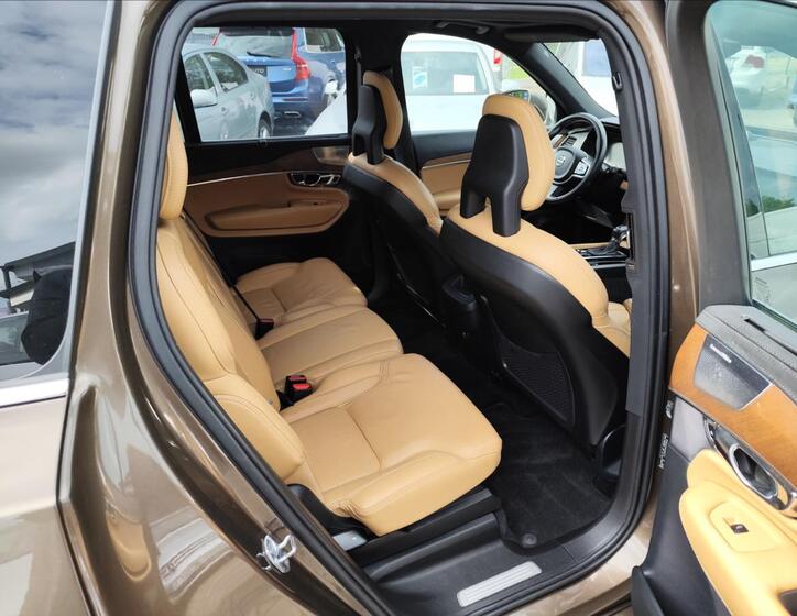 Volvo XC90 34