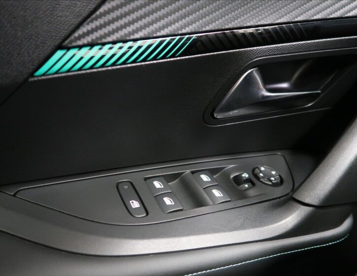 Peugeot 2008 Hatchback 1,2 l 96 kw