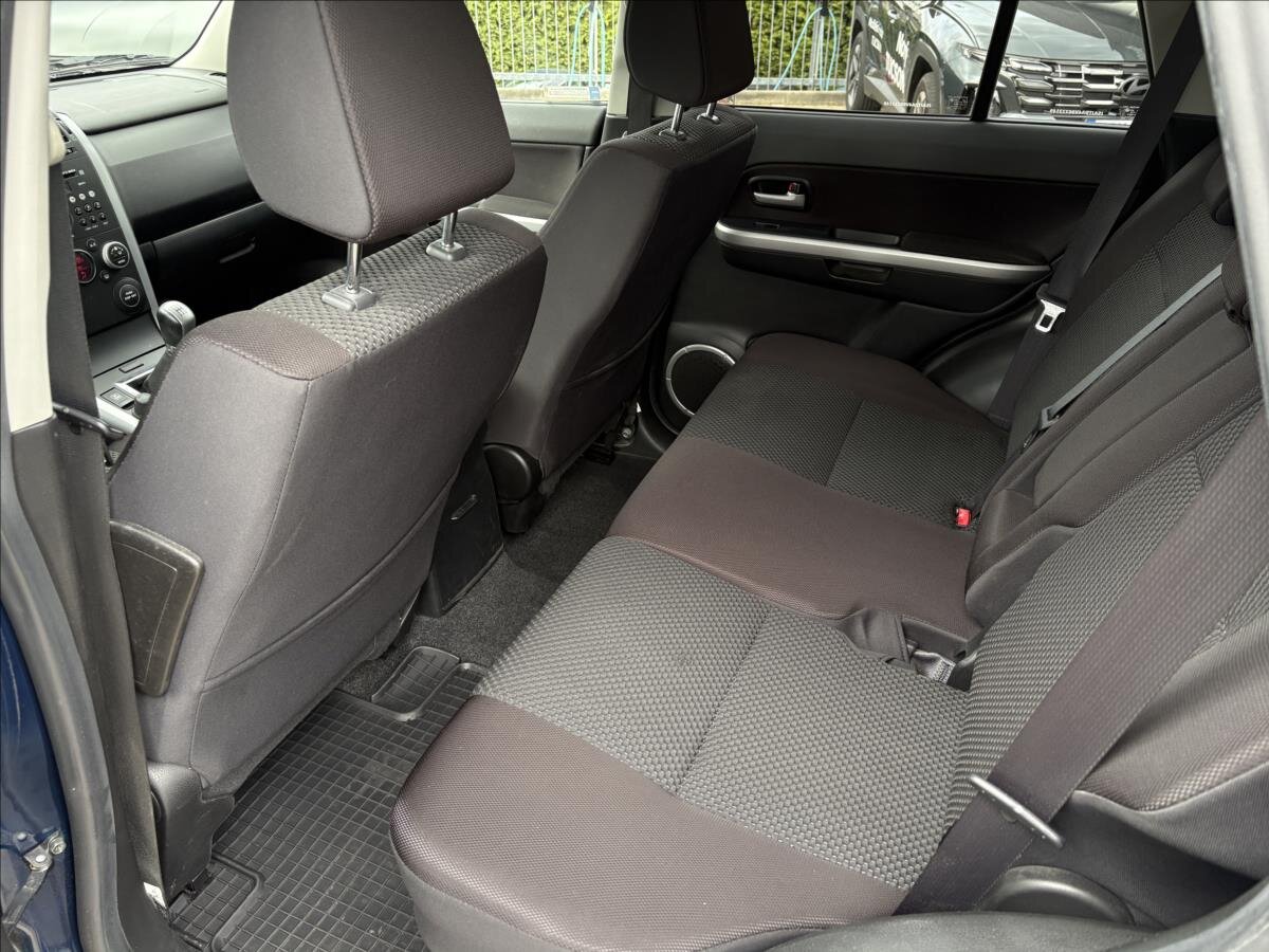 Suzuki Grand Vitara SUV / Terénní 2,4 l 124 kw