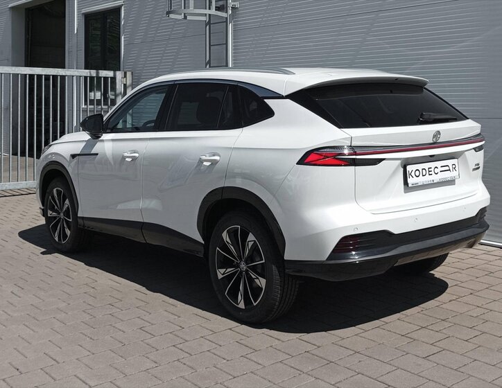 MG HS SUV 1,5 l 105 kw