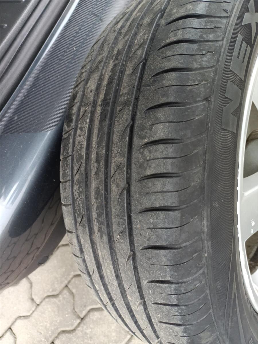 Volkswagen Sharan MPV 2,0 l 103 kw