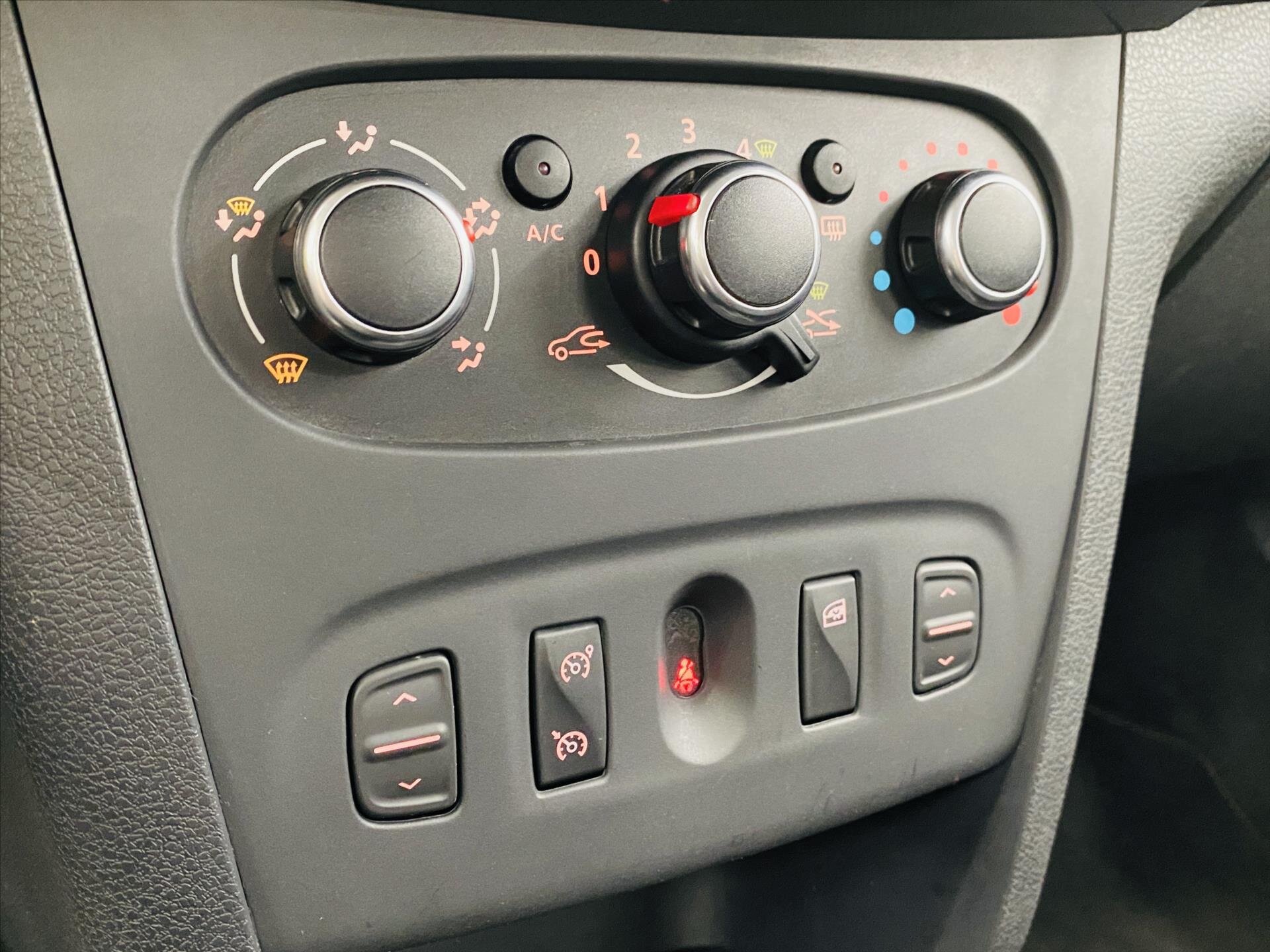 Dacia Logan Kombi 898,0 66 kw