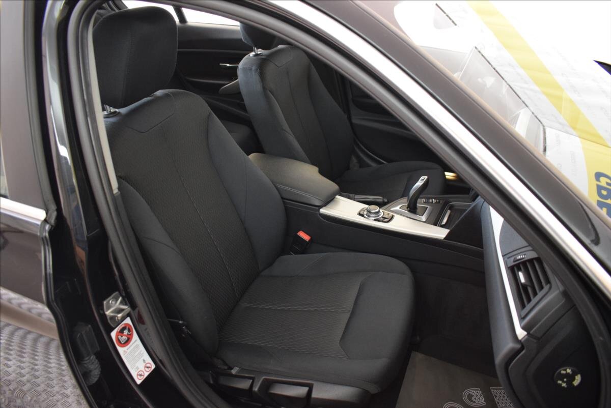 BMW Řada 3 Sedan / Limuzína 1,6 l 100 kw