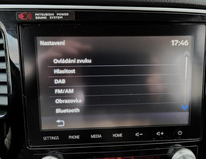 Mitsubishi Outlander SUV / Terénní 2,4 l 165 kw