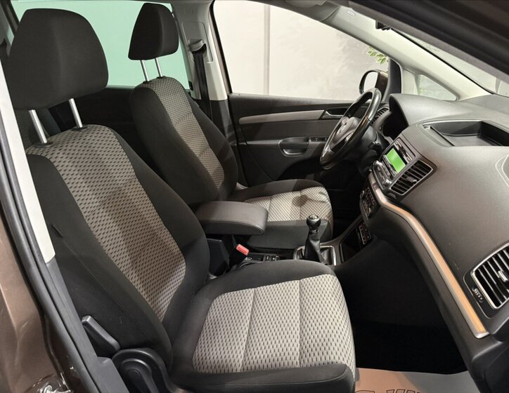 Volkswagen Sharan MPV 2,0 l 103 kw