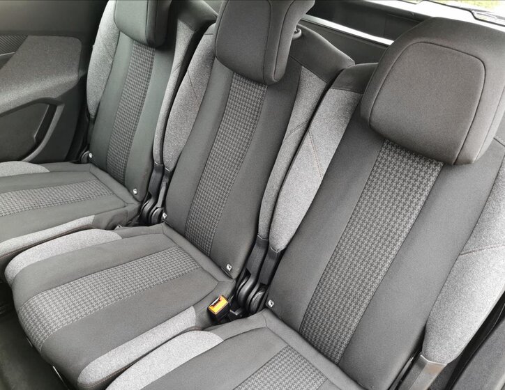 Peugeot 5008 MPV 1,5 l 96 kw