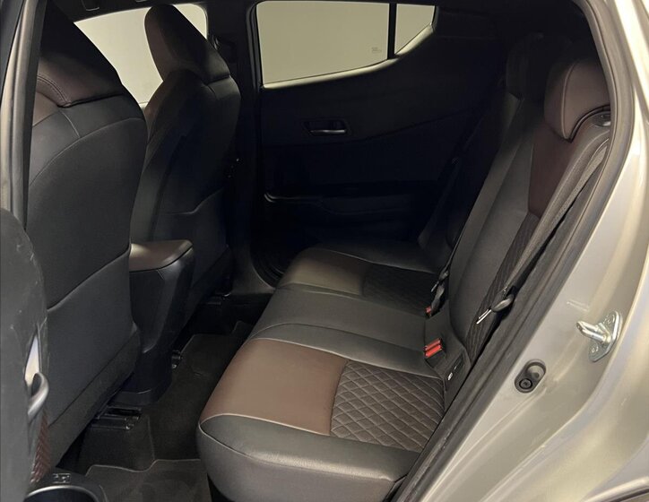 Toyota C-HR Hatchback 1,8 l 72 kw