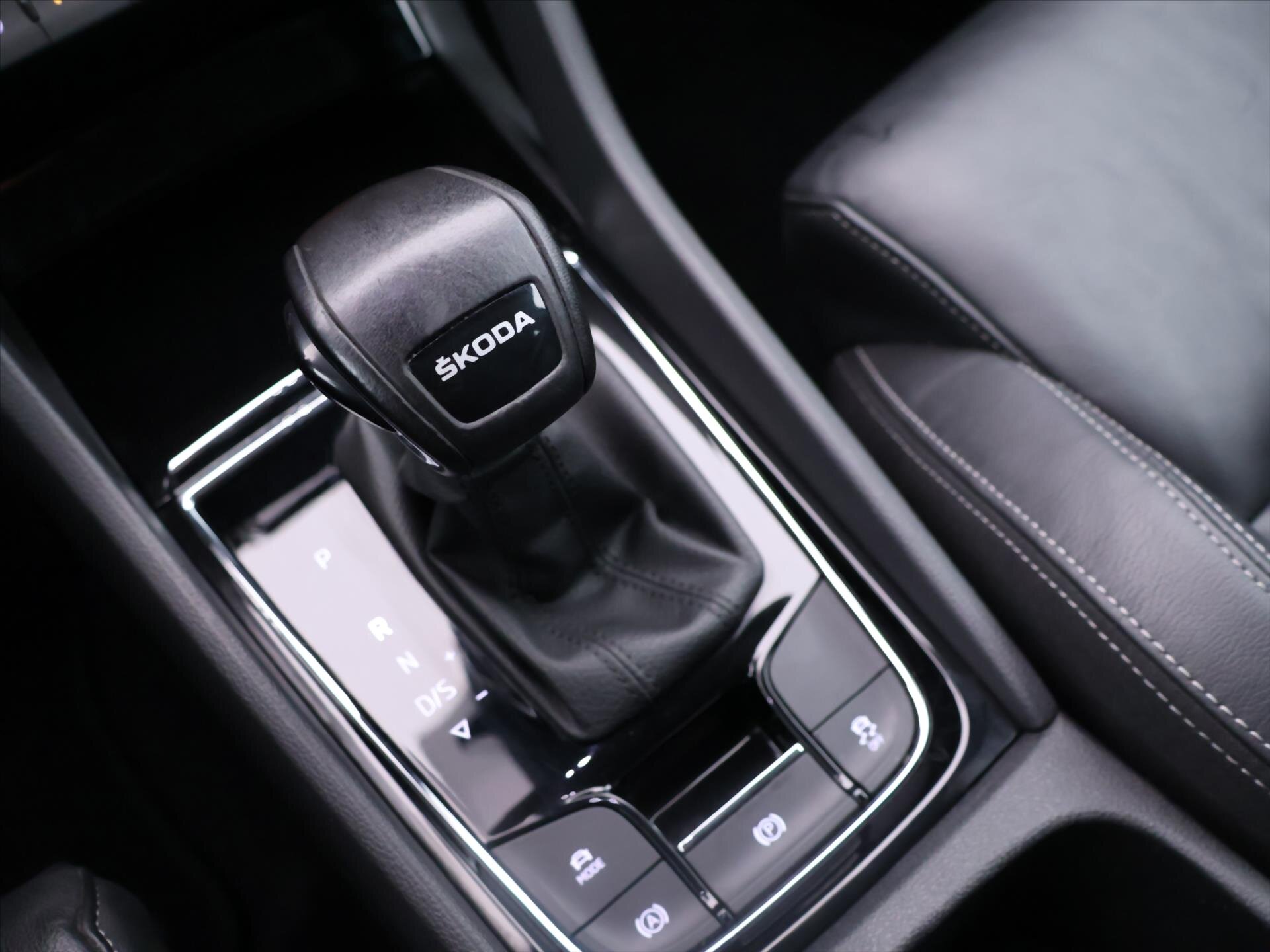 Škoda Karoq SUV / Terénní 1,5 l 110 kw