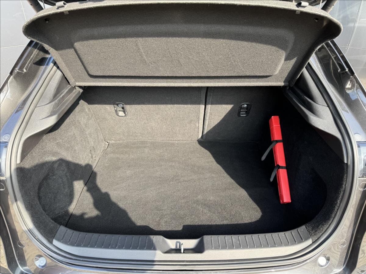 Mazda CX-30 CUV / Crossover 2,0 l 90 kw