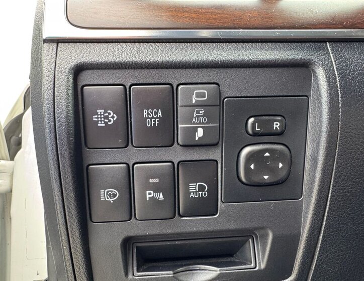 Toyota Land Cruiser SUV / Terénní 4,5 l 186 kw