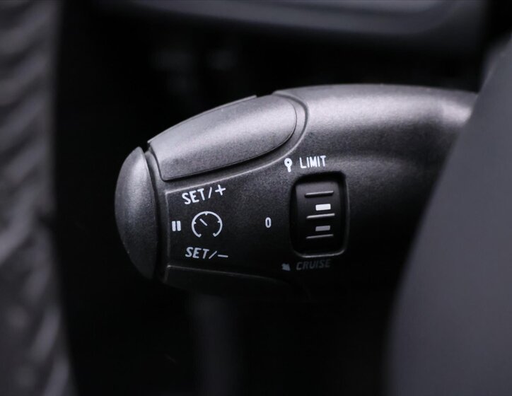 Peugeot 2008 MPV 1,2 l 60 kw