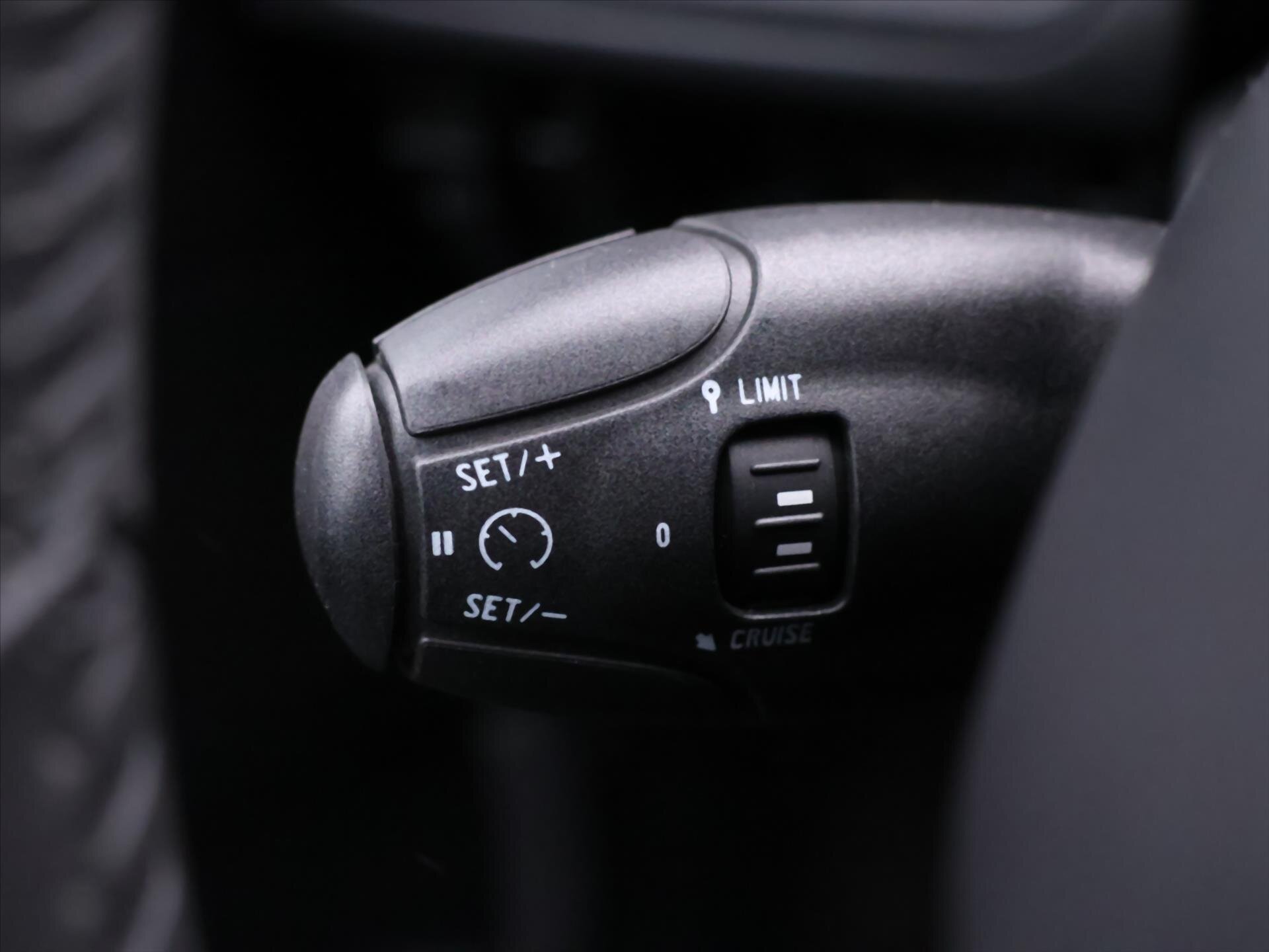 Peugeot 2008 MPV 1,2 l 60 kw