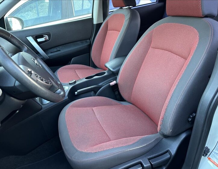 Nissan Qashqai SUV / Terénní 2,0 l 110 kw