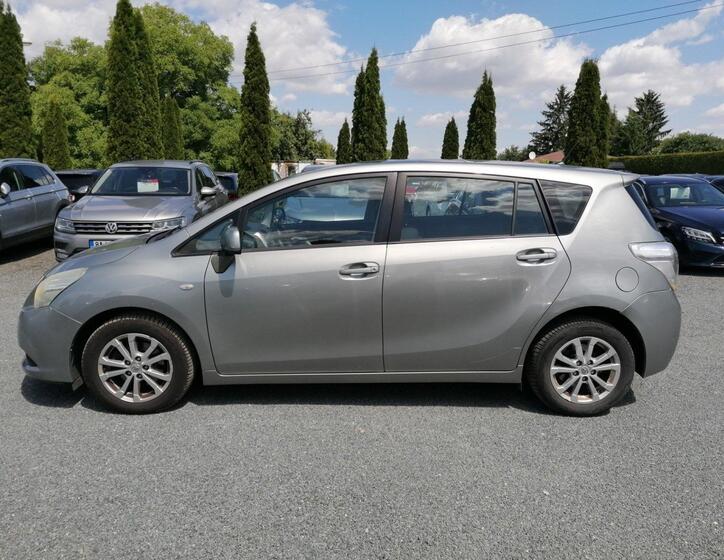 Toyota Verso 6
