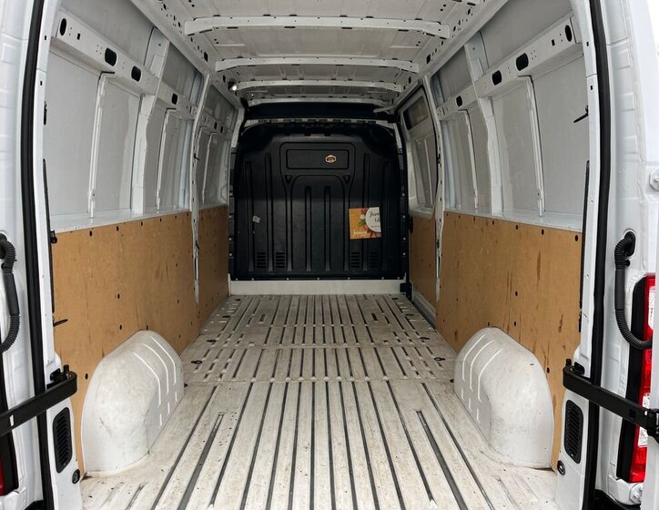 Nissan Interstar Skříň 2,3 l 100 kw